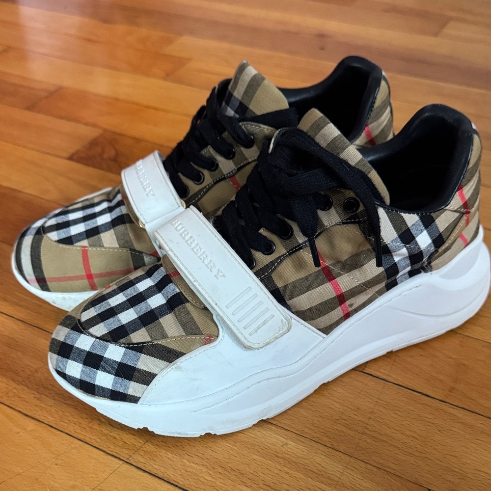 Burberry Regis Check Sneakers - Picture 2 of 3